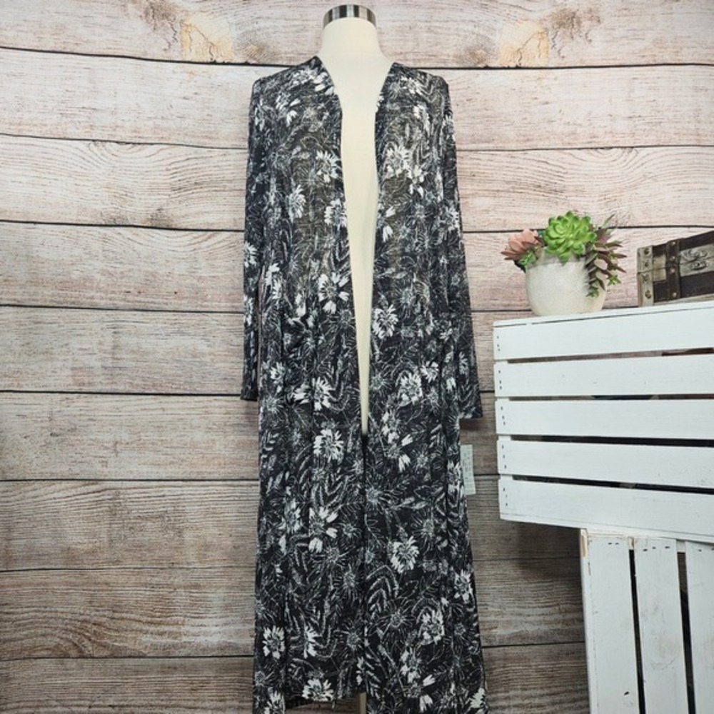 5/$25 NWT LuLaRoe‎ Sarah Kimono Duster Black Floral Duster Cardigan Medium NWT